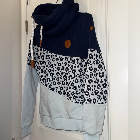 Wanakome Navy and White Leopard Print Hoodie - Picture 9 of 11